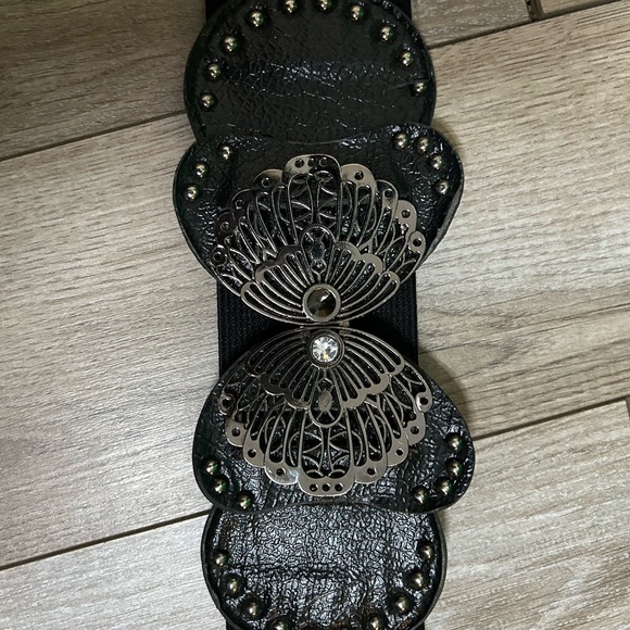 Stretchy Butterfly Clip Belt - Picture 2 of 2